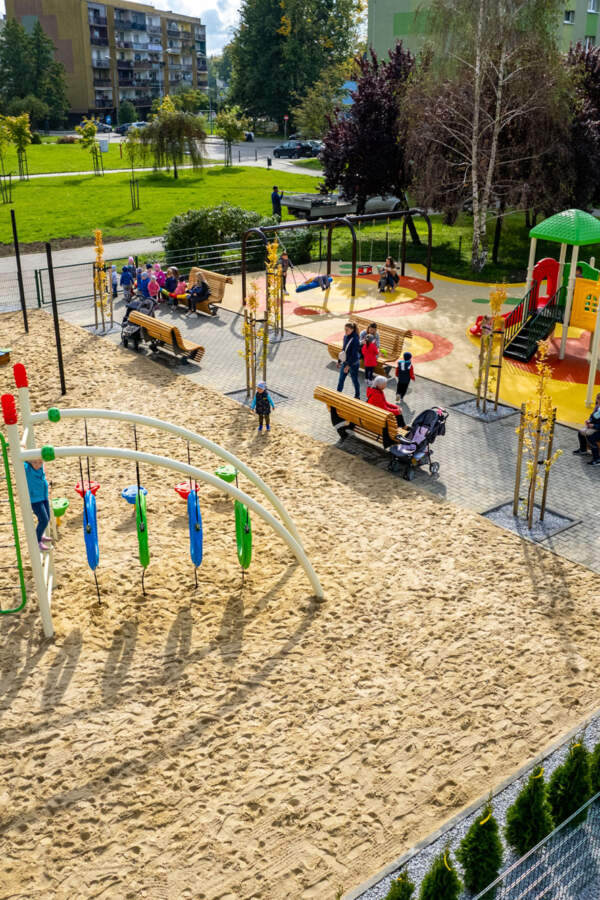 Knurów - plac zabaw przy ulicy Szpitalnej