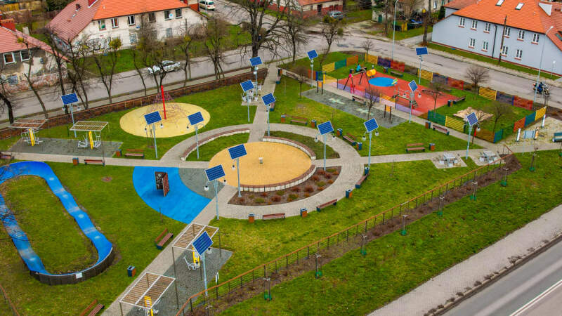 Knurów - plac zabaw przy ulicy Dworcowej